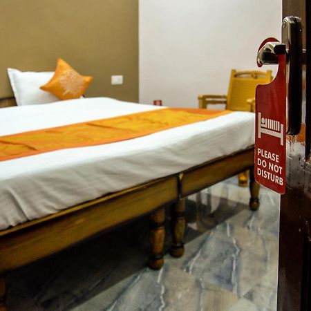 Oyo 7622 Varanasi Stays Экстерьер фото