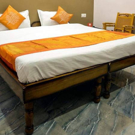 Oyo 7622 Varanasi Stays Экстерьер фото