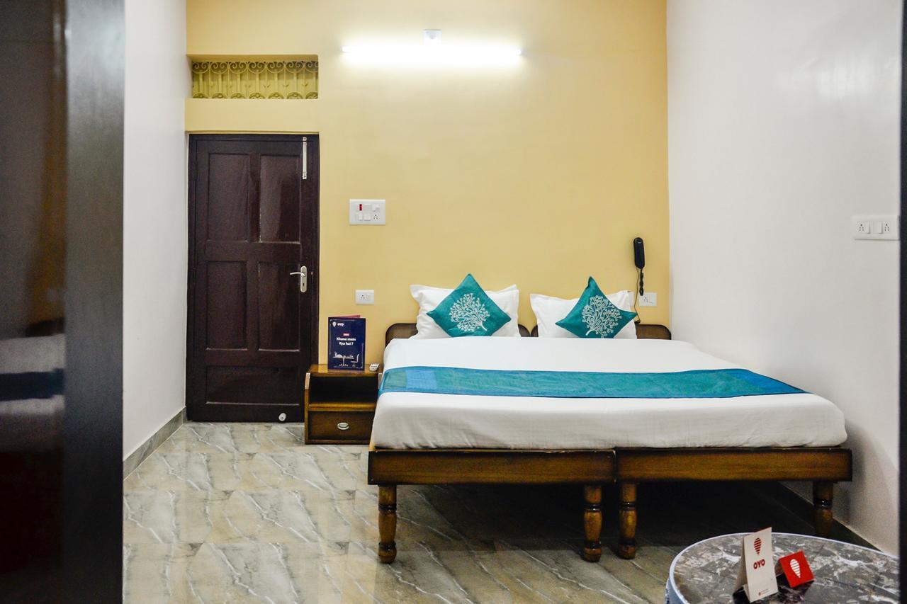 Oyo 7622 Varanasi Stays Экстерьер фото