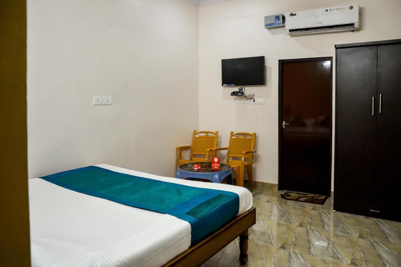 Oyo 7622 Varanasi Stays Экстерьер фото